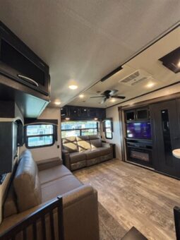 
										2018 K-Z Durango 325RLT full									