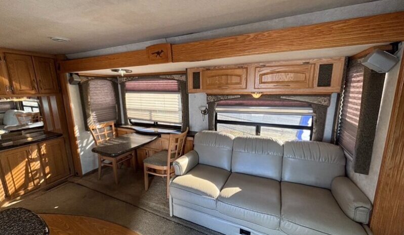 
								2006 Bigfoot 35LX full									