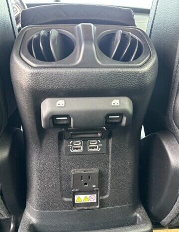 
								2018 Jeep Wrangler Unlimited Sahara full									