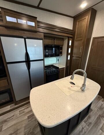 
								2019 Keystone Cougar 368MBI full									
