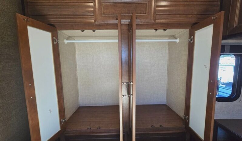 
								2016 Keystone fuzion fz371 full									