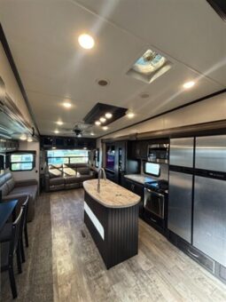 
										2018 K-Z Durango 325RLT full									