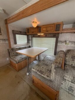 
										2006 Fleetwood Wilderness 270FQS full									