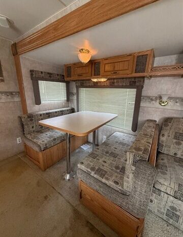 
								2006 Fleetwood Wilderness 270FQS full									