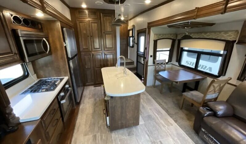 
								2018 Heartland Bighorn 3270RS full									