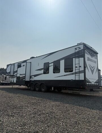 
								2018 Grand Design Momentum 398M full									