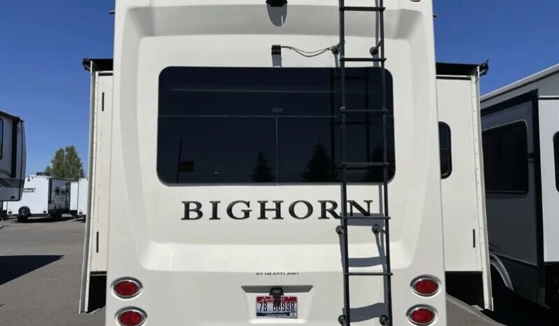 
								2018 Heartland Bighorn 3270RS full									