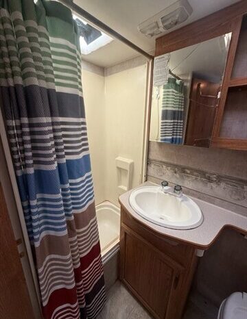 
								2006 Fleetwood Wilderness 270FQS full									