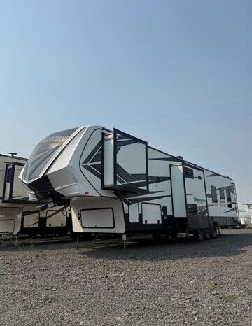 
								2018 Grand Design Momentum 398M full									