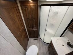 
										2018 Heartland Bighorn 3270RS full									