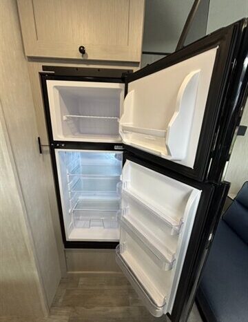 
								2025 Coachmen Remote 18R full									
