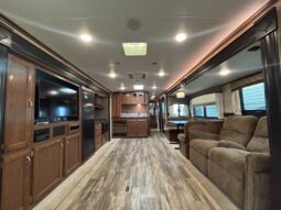 
										2017 Jayco WhiteHawk 31RLKS full									