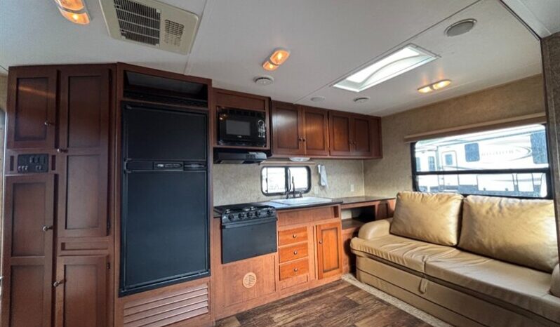 
								2013 Dutchmen Aspen Trail 2460RLS full									