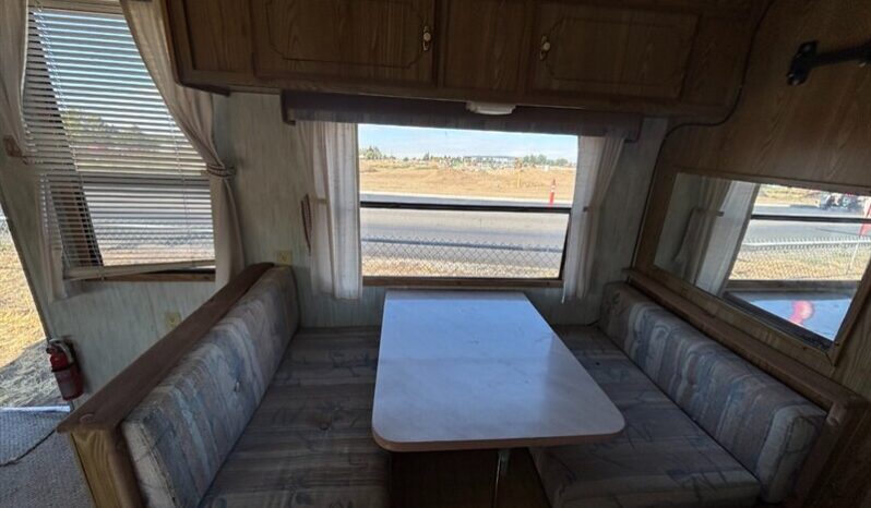 
								1989 Fleetwood Prowler Lynx 25-5k full									
