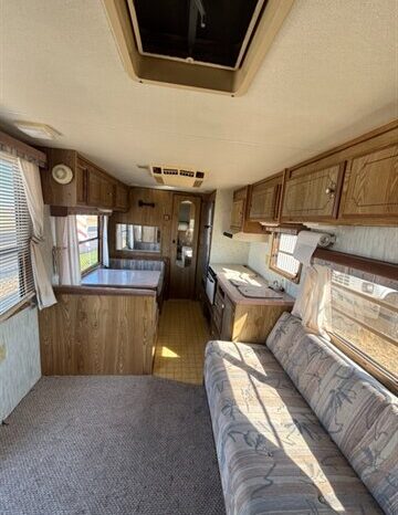 
								1989 Fleetwood Prowler Lynx 25-5k full									