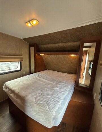 
								2013 Dutchmen Aspen Trail 2460RLS full									