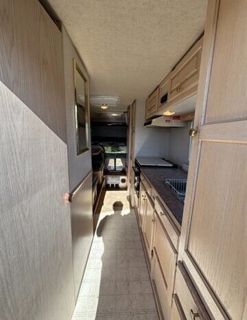 
								1996 Bigfoot 2500 10.6′ full									