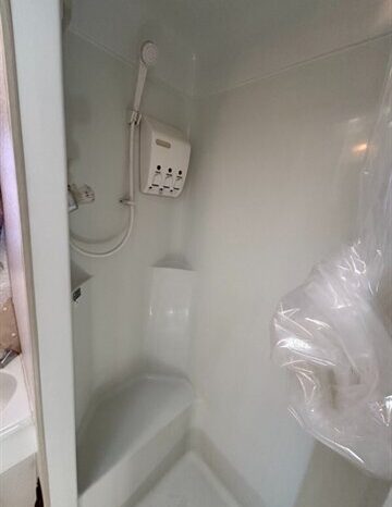 
								1996 Bigfoot 2500 10.6′ full									