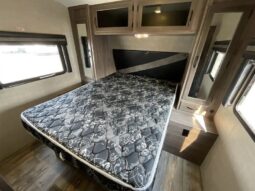
										2017 Pacific Coachworks Rage’n 29FBSL full									