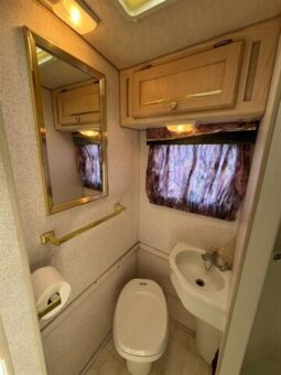 
										1996 Bigfoot 2500 10.6′ full									