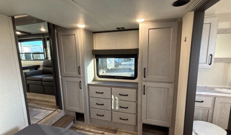 
								2023 Keystone Montana High Country 381TB full									