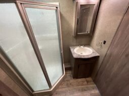
										2017 Pacific Coachworks Rage’n 29FBSL full									