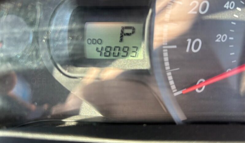 
								2014 Toyota Sienna LE full									